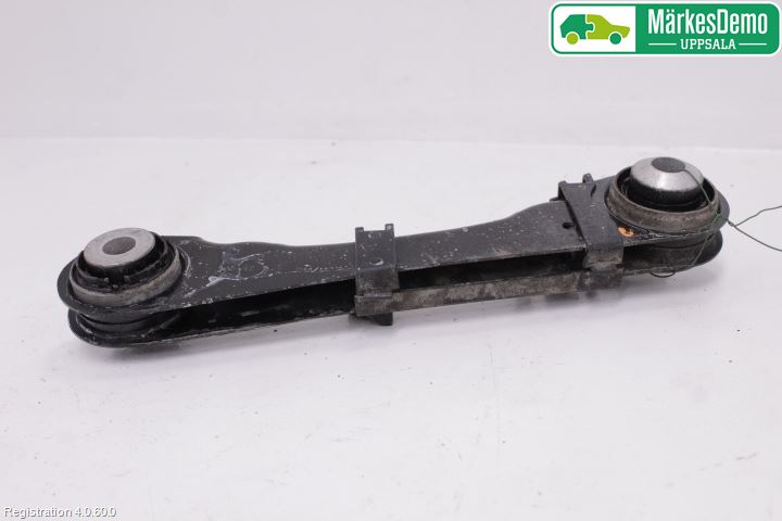 BMW 5 G30/G31/F90 17-23 Bärarm Bak Övre Vänster