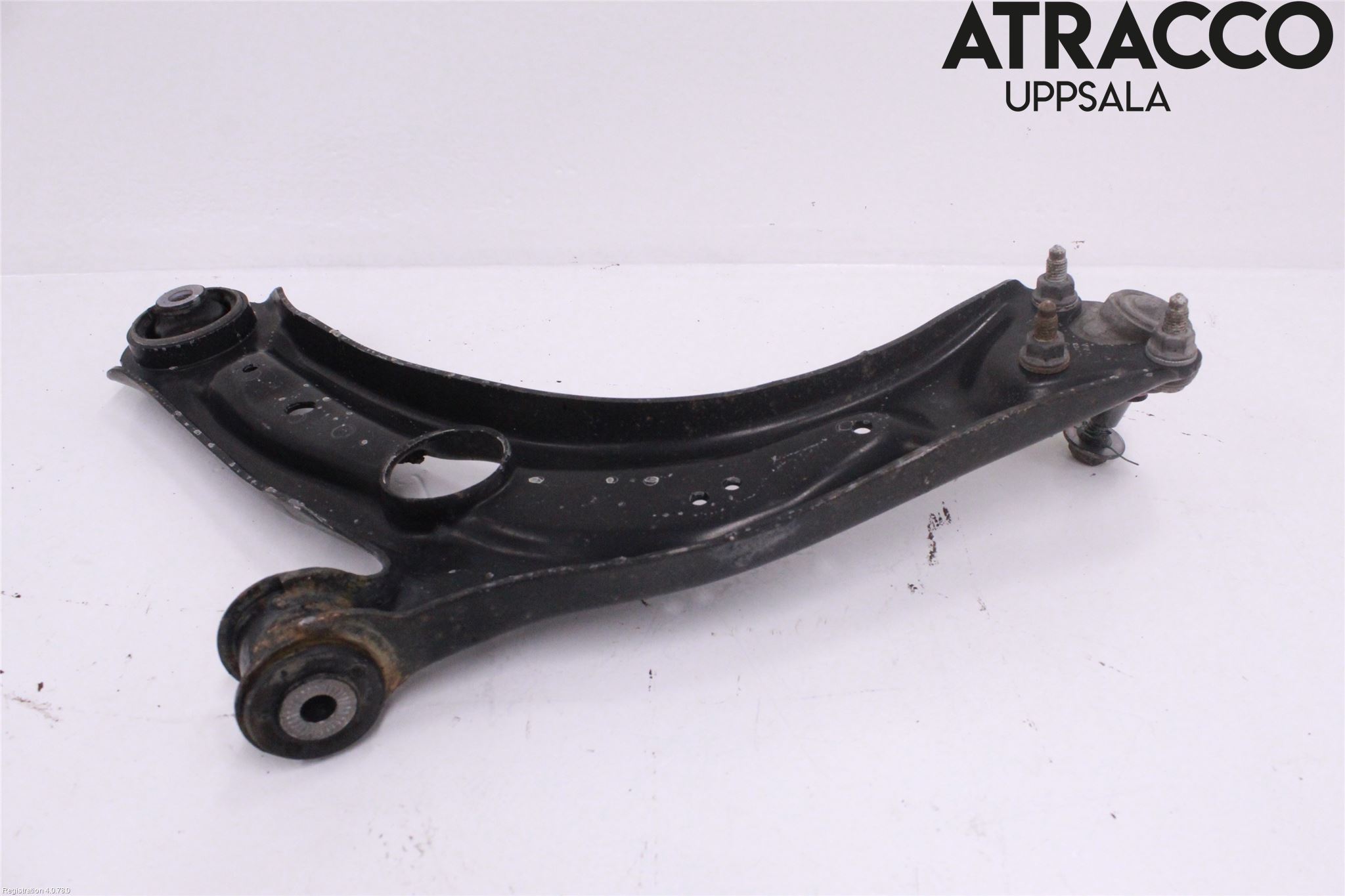 Volkswagen VW PASSAT 15-19 Bärarm Fram Undre Hö