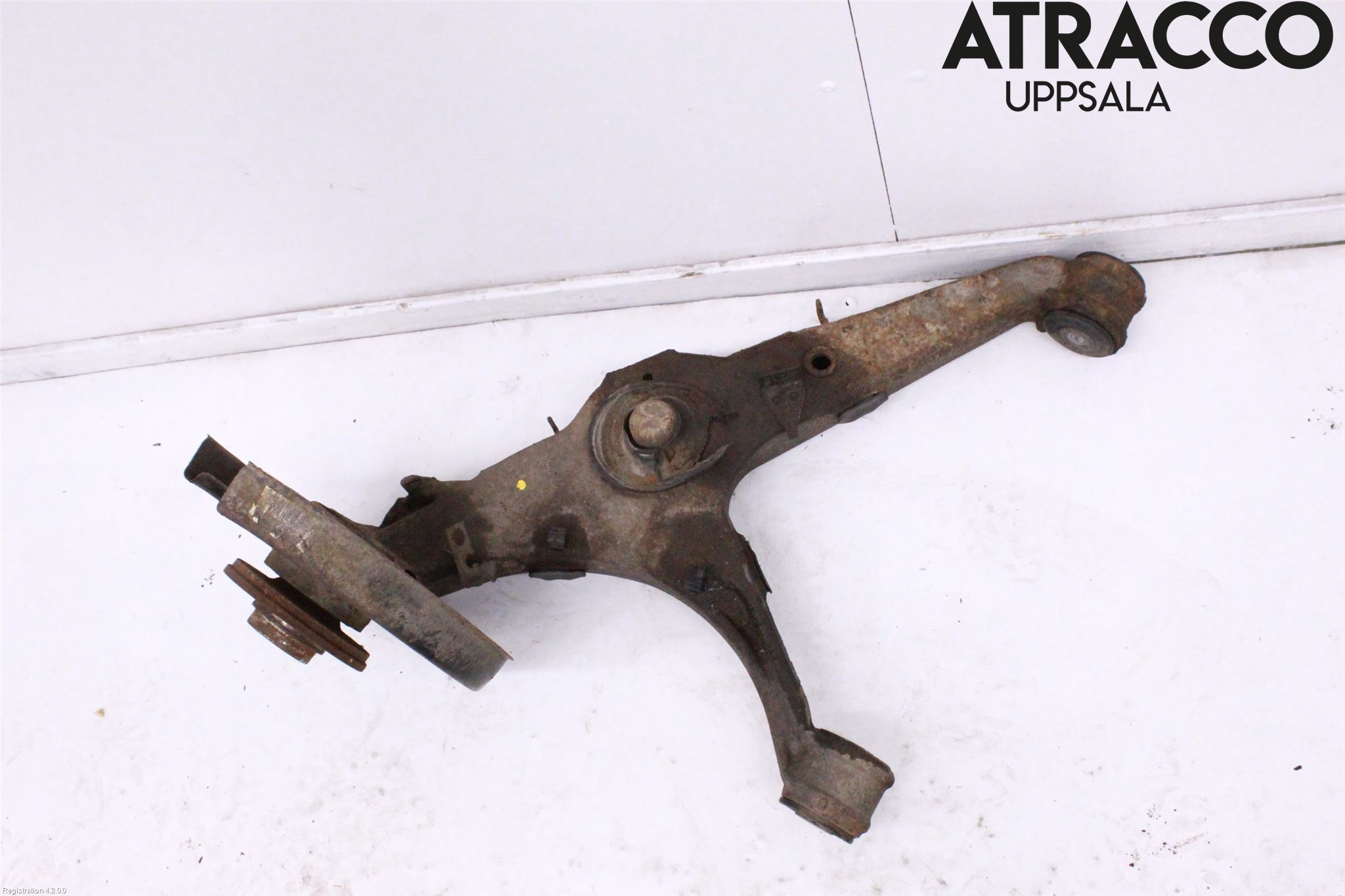 Volkswagen VW TRANSP/CARAVELLE (T5) 04-15 Bärarm Bak Höger