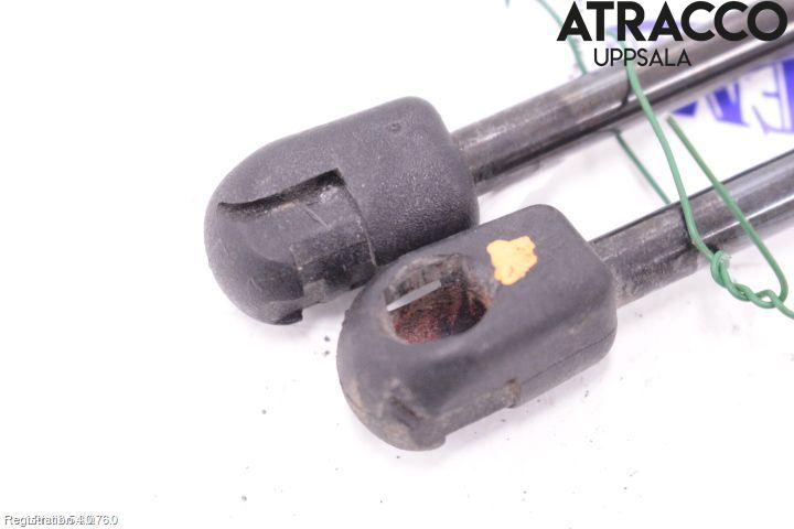 Ford MONDEO     01-06 Gasfjäder Motorhuv