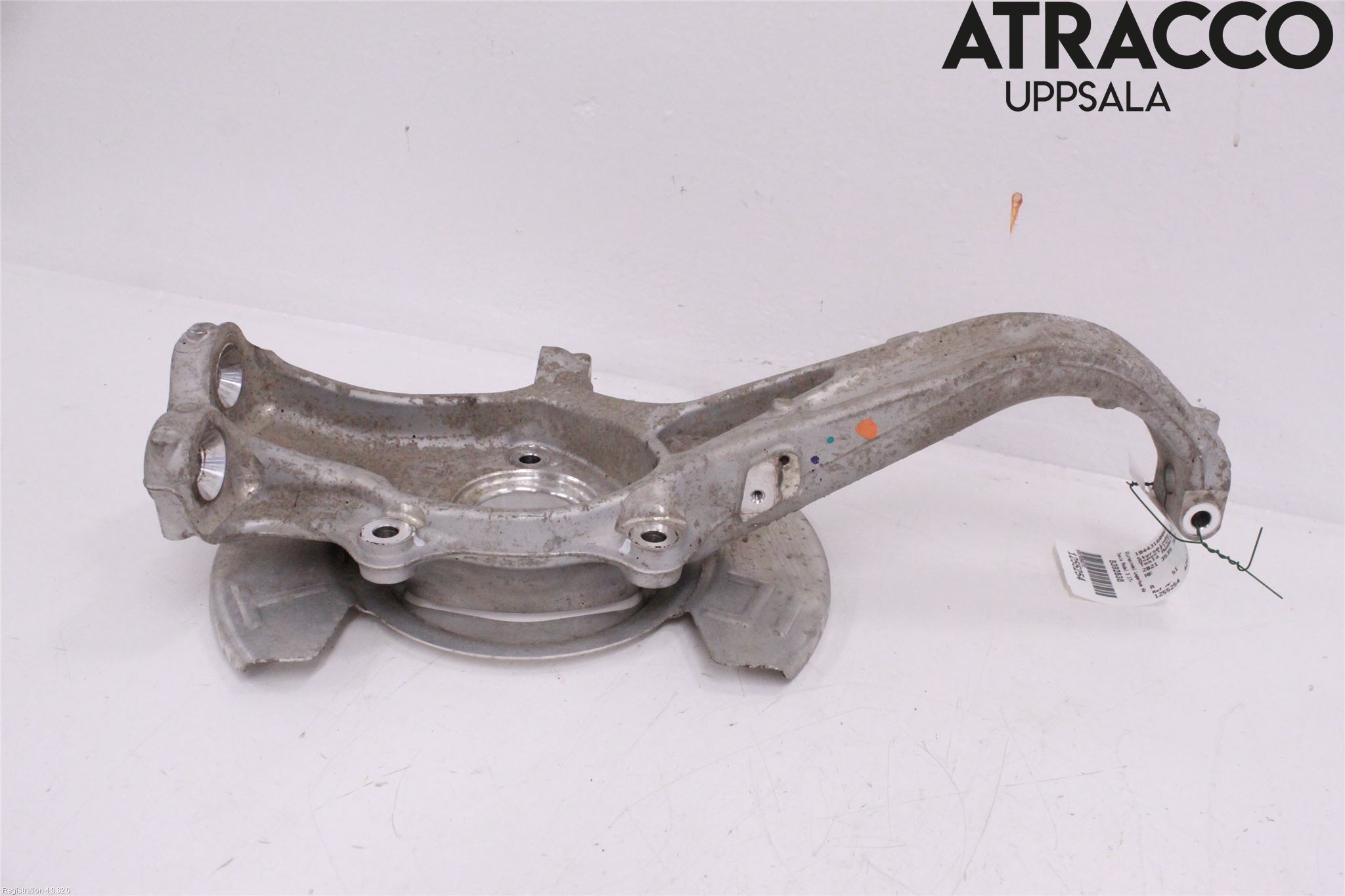 Tesla MODEL 3 17- Styrspindel Lagerhus Hö