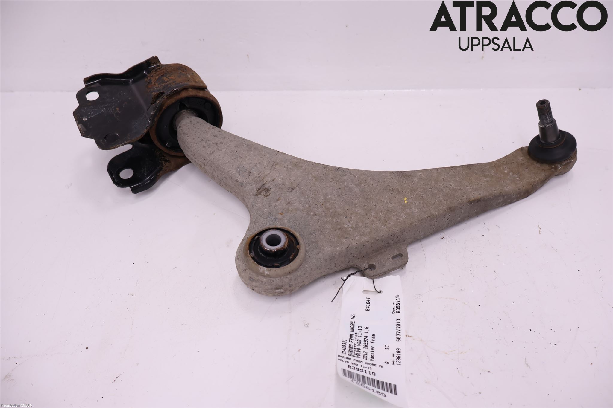 Volvo V60 11-13 Bärarm Fram Undre Vä