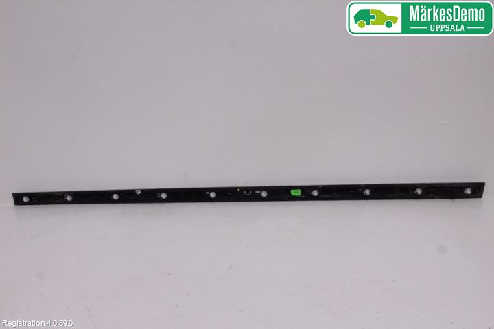 BMW 7 G11/G12 15-22 Dörr Dekorlist Fram Vä