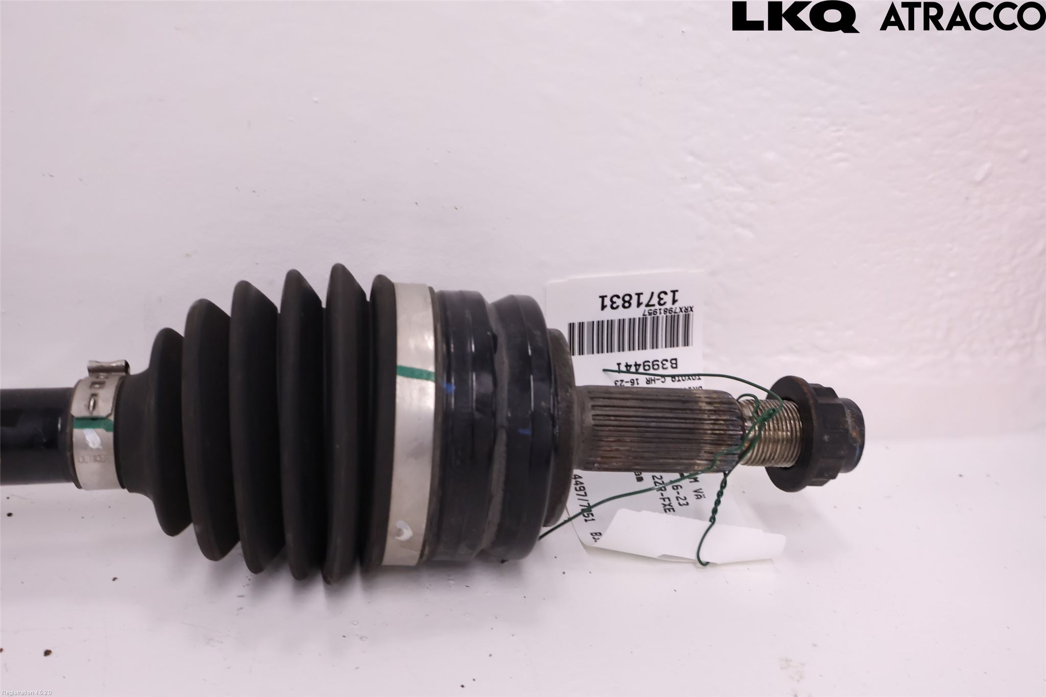Toyota C-HR 16-23 Drivaxel Fram Vänster