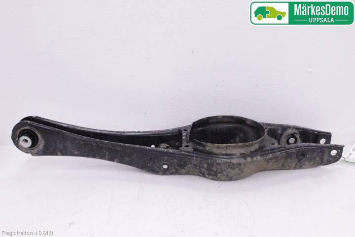 Volkswagen VW PASSAT 15-19 Bärarm Bak Vänster