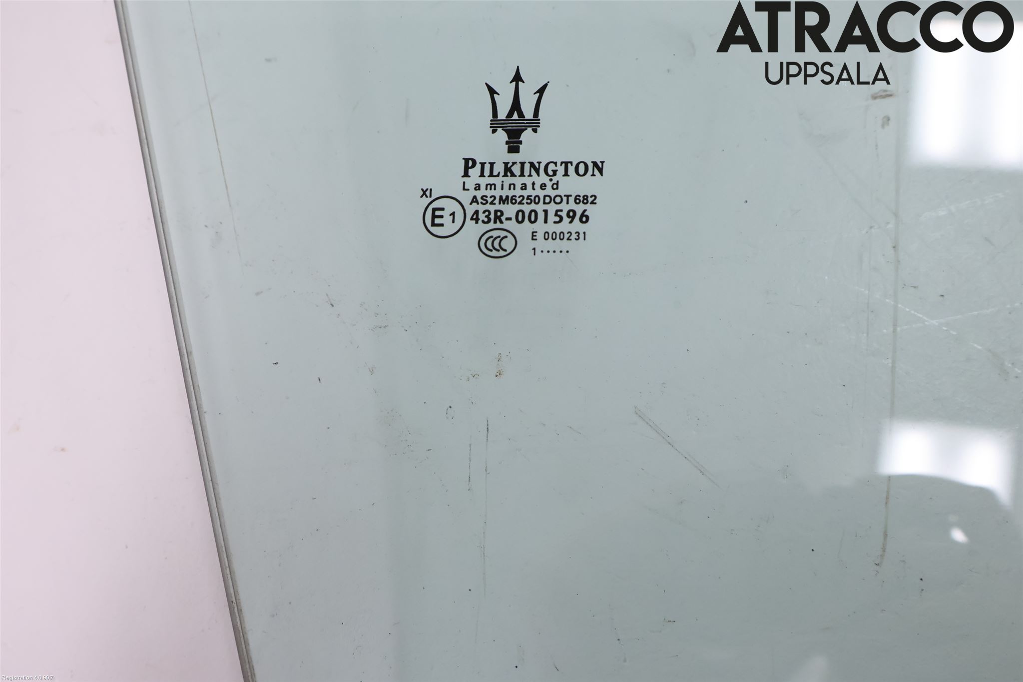 Maserati QUATTROPORTE Dörruta Fram Höger