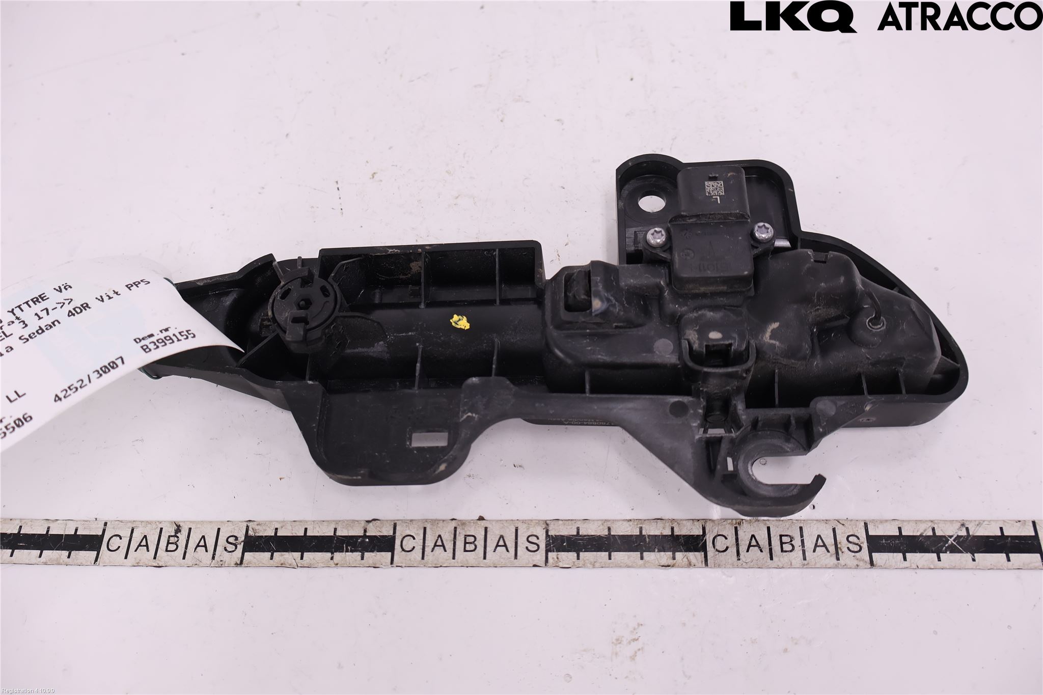 Tesla MODEL 3 17- Dörrhandtag Yttre Vä