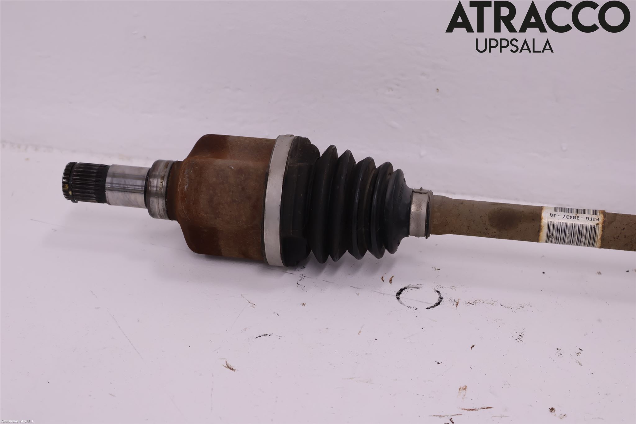 Ford FOCUS 15-18 Drivaxel Fram Vänster