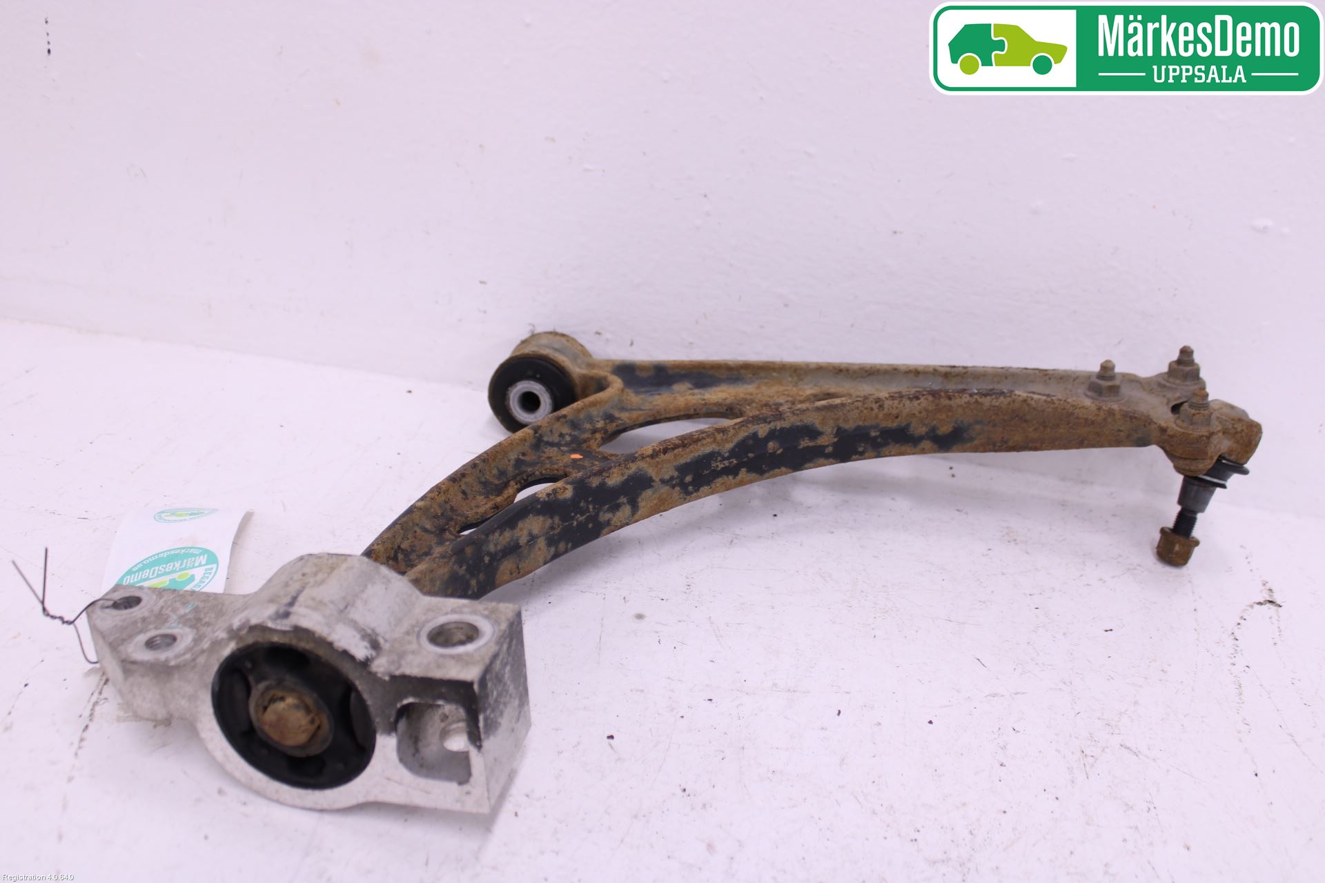 Volkswagen VW EOS  06-10 Bärarm Fram Undre Vä