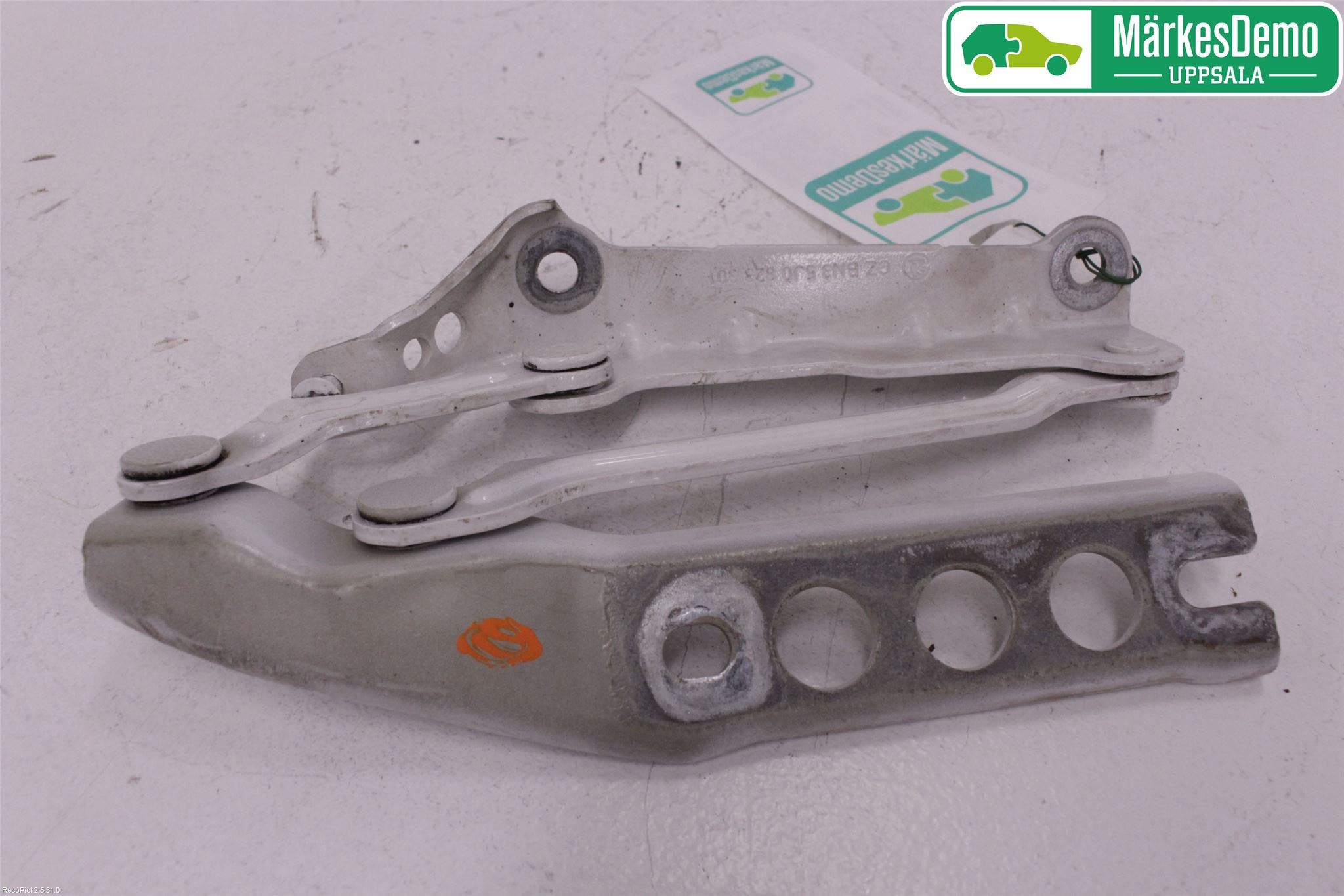 Skoda FABIA 07-14 Huvgångjärn