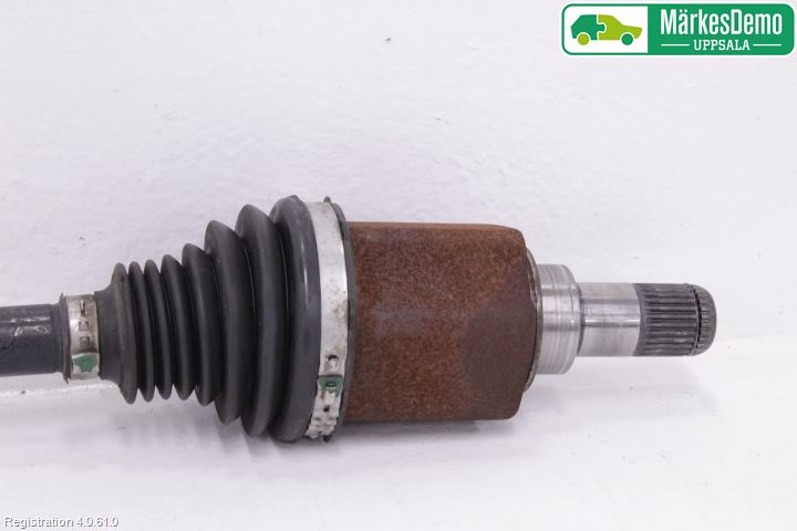 BMW X4 F26 14-18 Drivaxel Fram Vänster