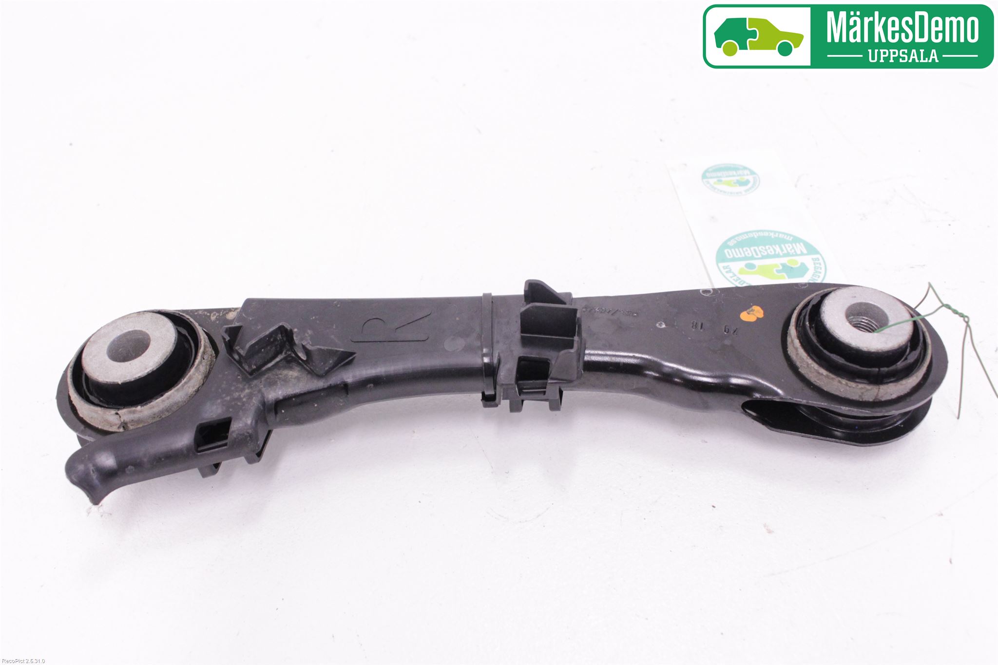 BMW 5 G30/G31/F90 17-23 Bärarm Bak Övre Höger