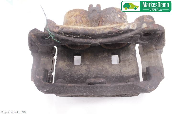 Nissan NAVARA 05-16 Bromsok Fram Höger