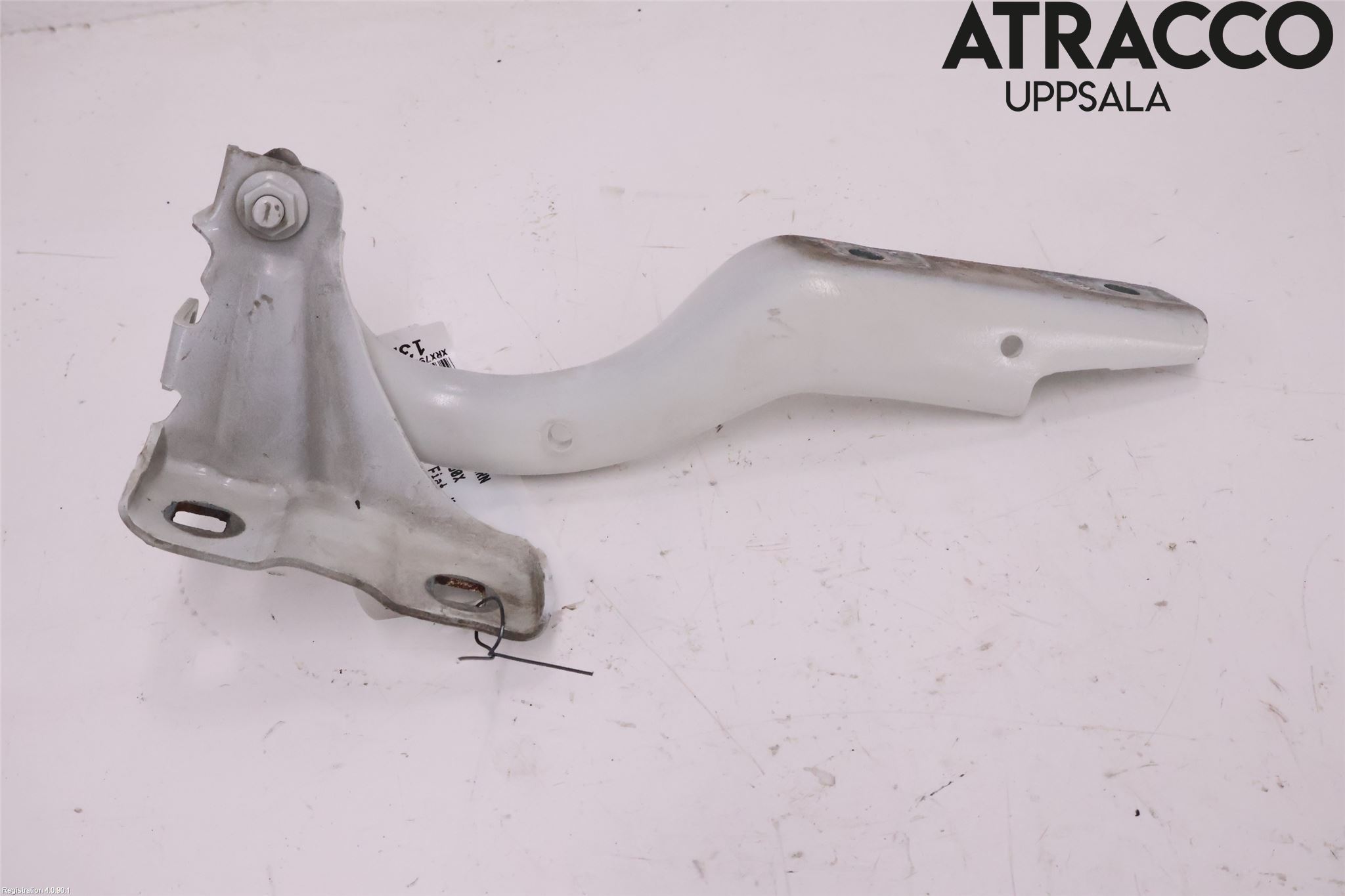 Fiat 500X 15- Huvgångjärn