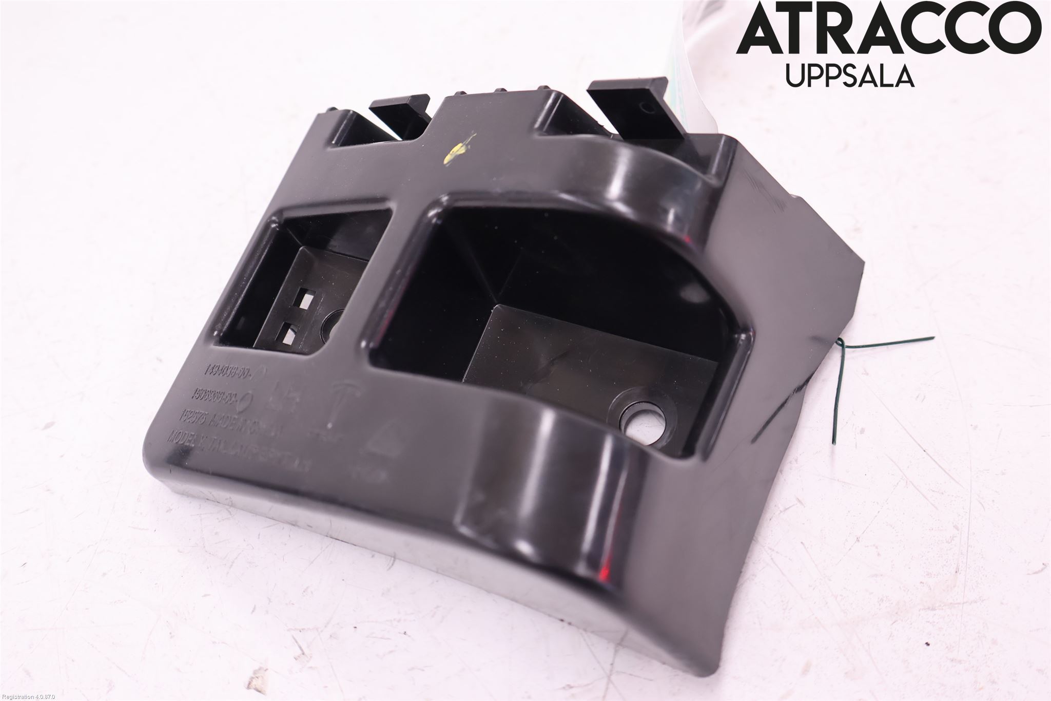 Tesla MODEL Y 21- Stötfångarfäste Bak Vä