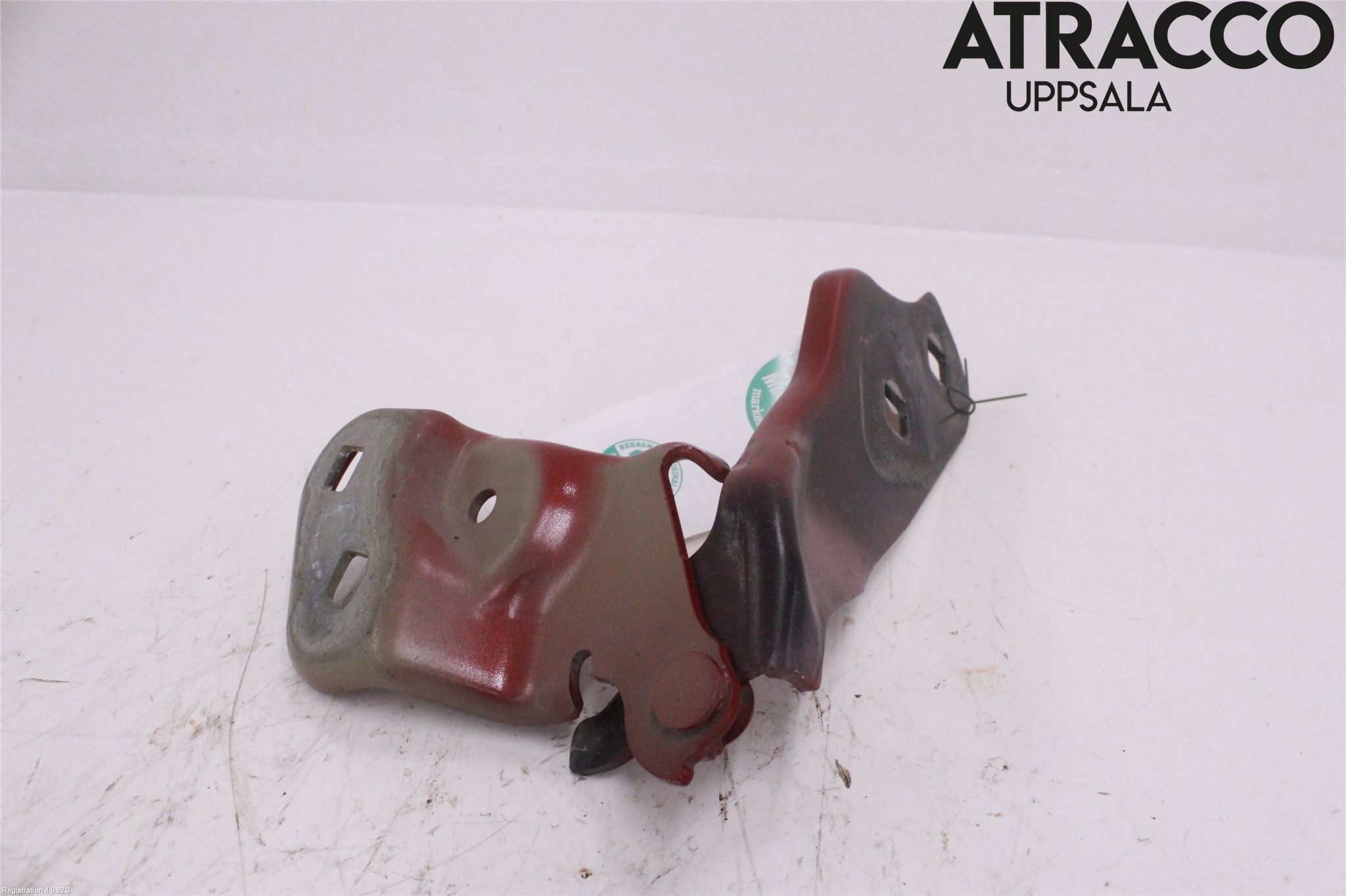 Tesla MODEL 3 17- Huvgångjärn