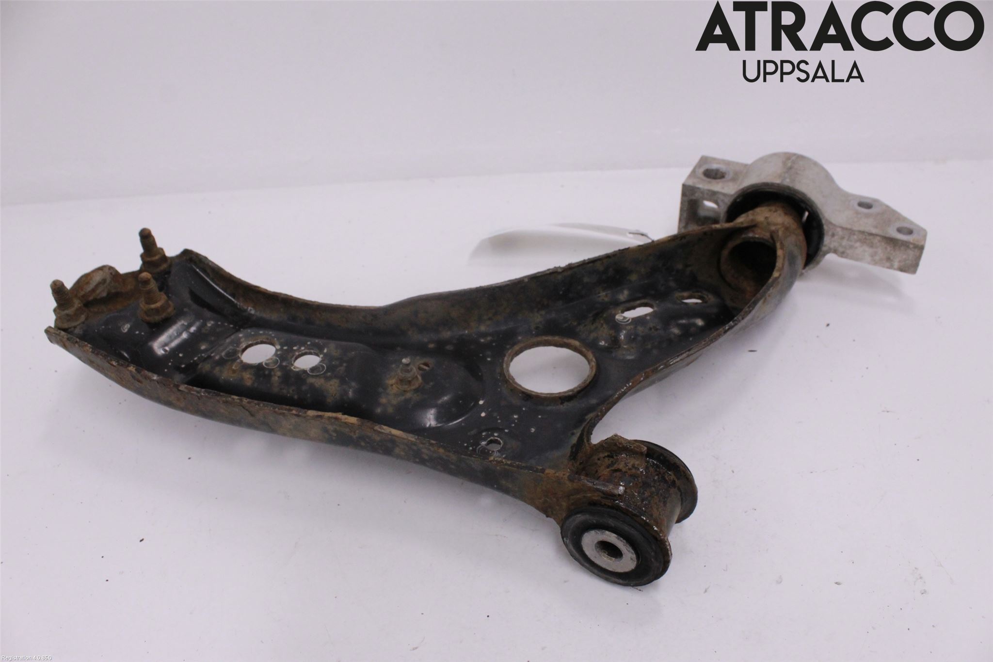 Skoda OCTAVIA (1Z) 05-13 Bärarm Fram Undre Vä