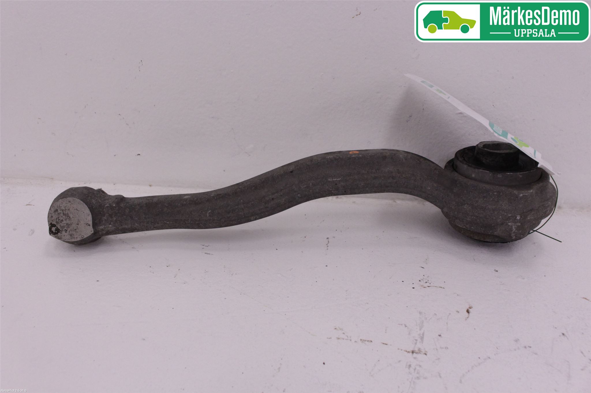 Mercedes-Benz MB CLK (C209) 02-09 Bärarm Fram Undre Hö