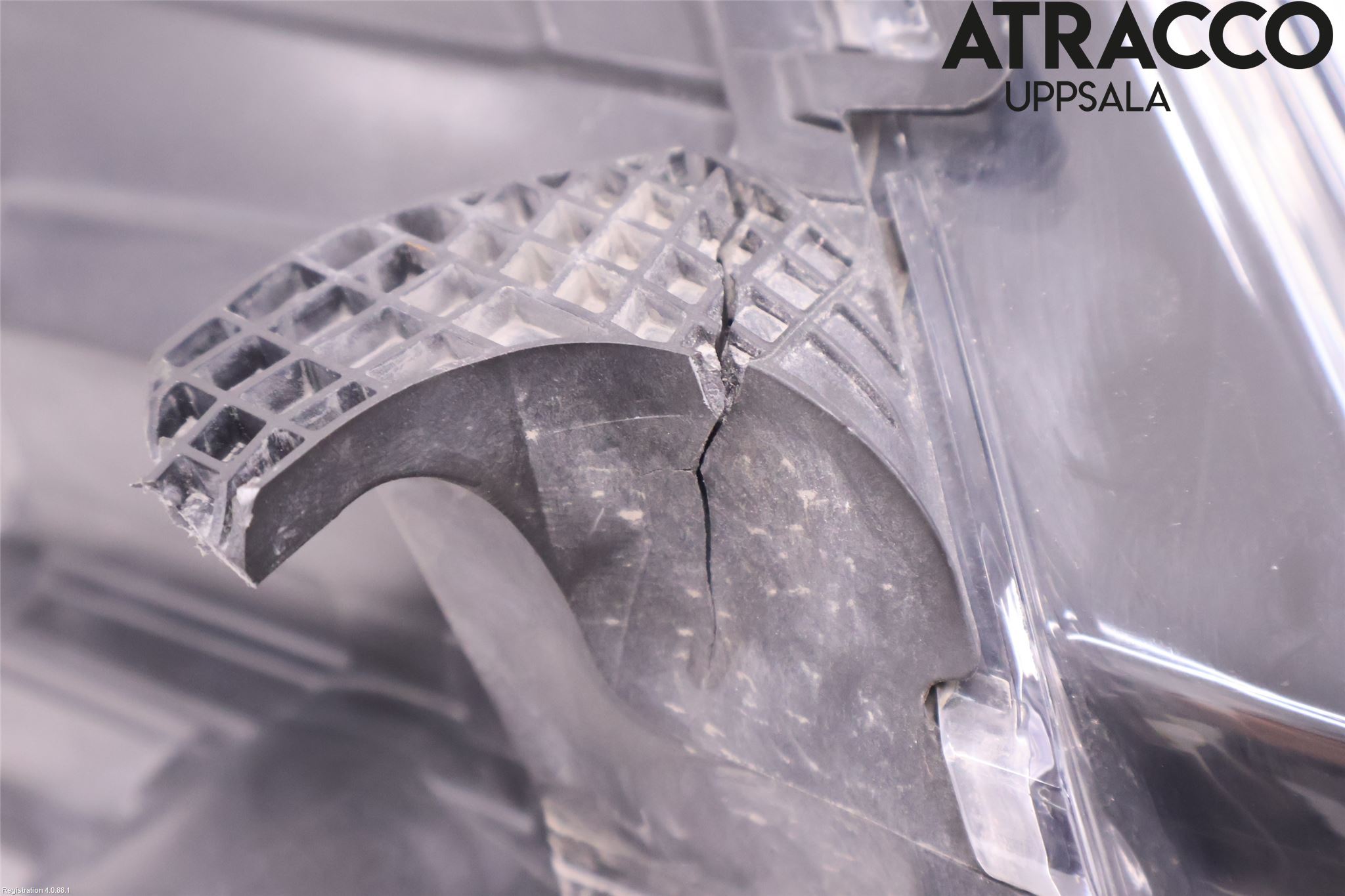 Ford TRANSIT SKÅP/BUSS 14-22 Strålkastare Vänster