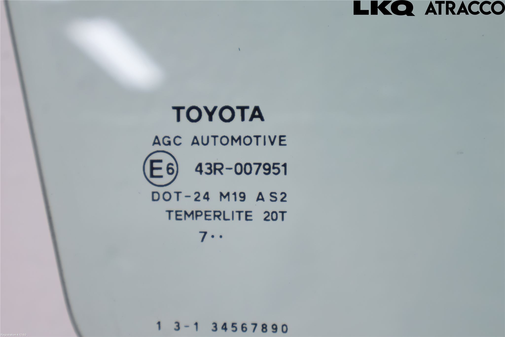 Toyota AURIS 07-09 Dörruta Fram Höger