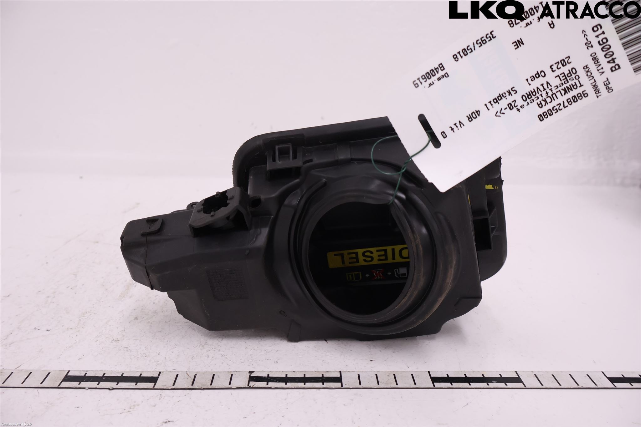 Opel VIVARO 20- Tanklucka