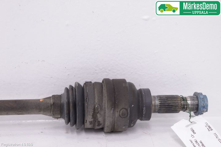 Mercedes-Benz MB GLA-KLASS (X156) 13-20 Drivaxel Bak Vänster