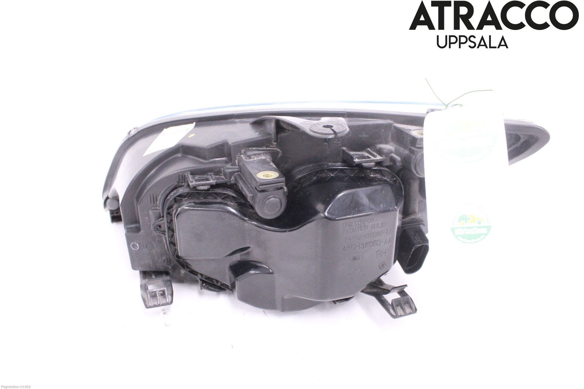 Ford FOCUS 04-07 Strålkastare Höger