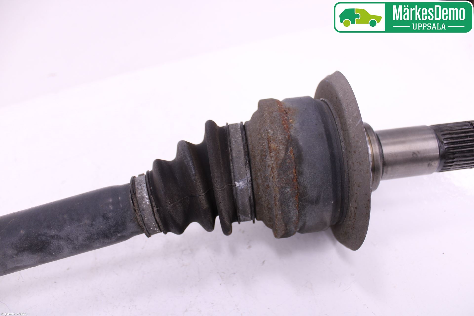 BMW 5 F10/F11/F18 09-17 Drivaxel Bak Höger