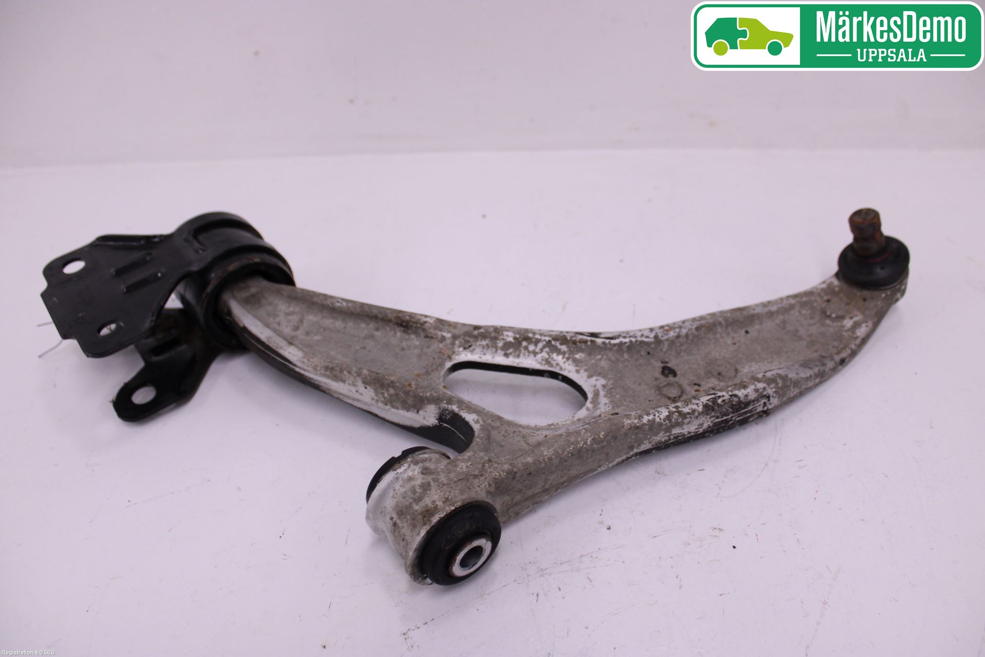 Ford FOCUS 11-14 Bärarm Fram Undre Vä