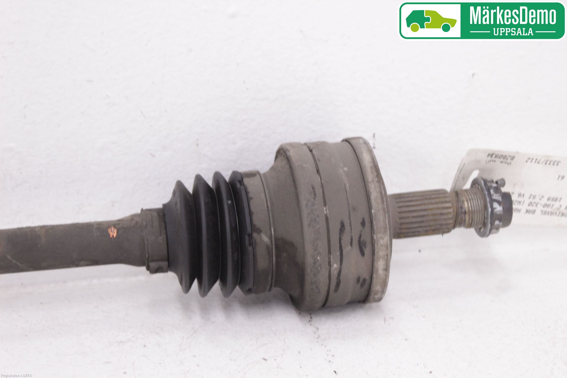 Mercedes-Benz MB C (203) 00-07 Drivaxel Bak Höger