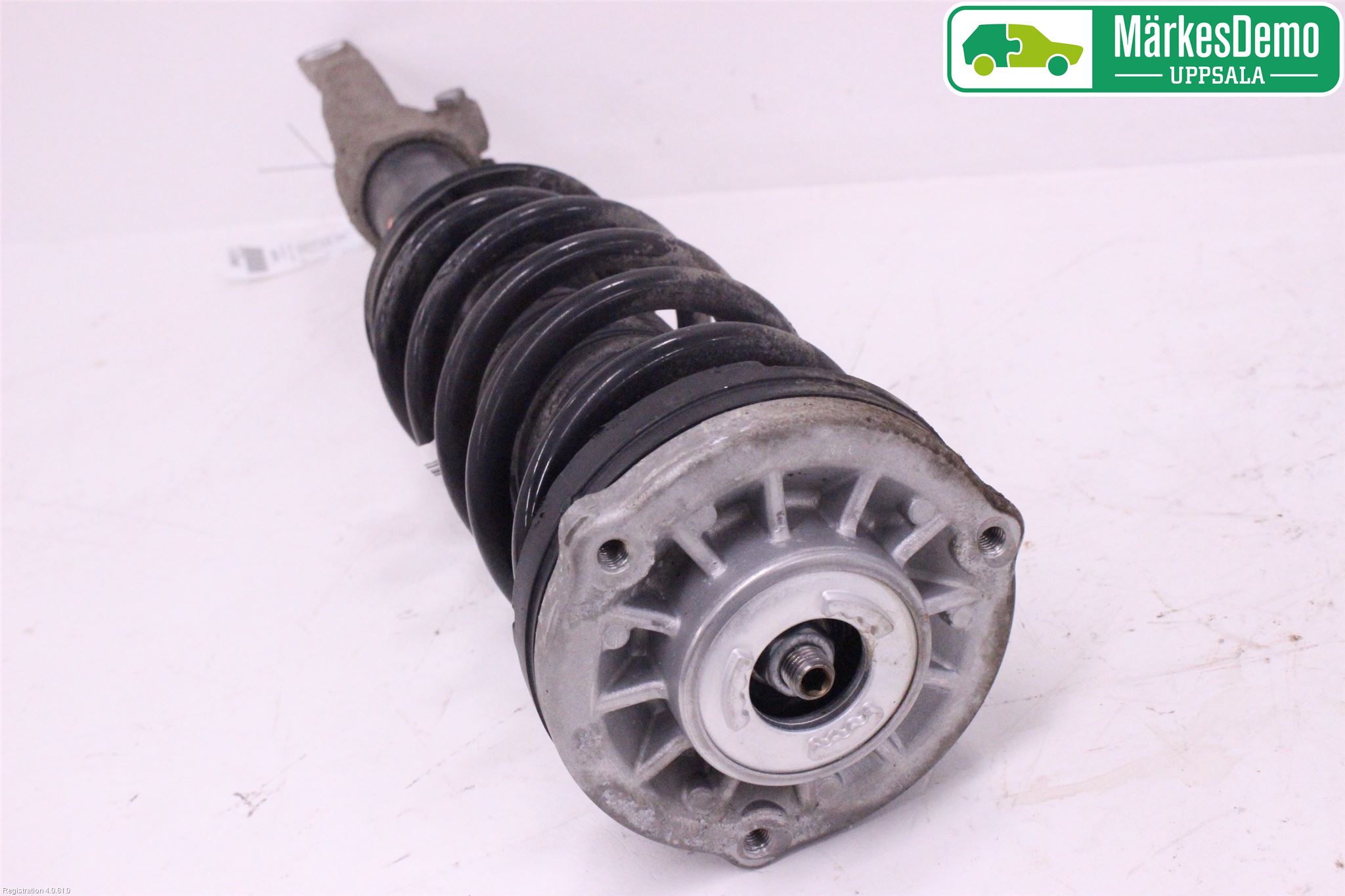 BMW 5 G30/G31/F90 17-23 Fjäderben Fram Vänster