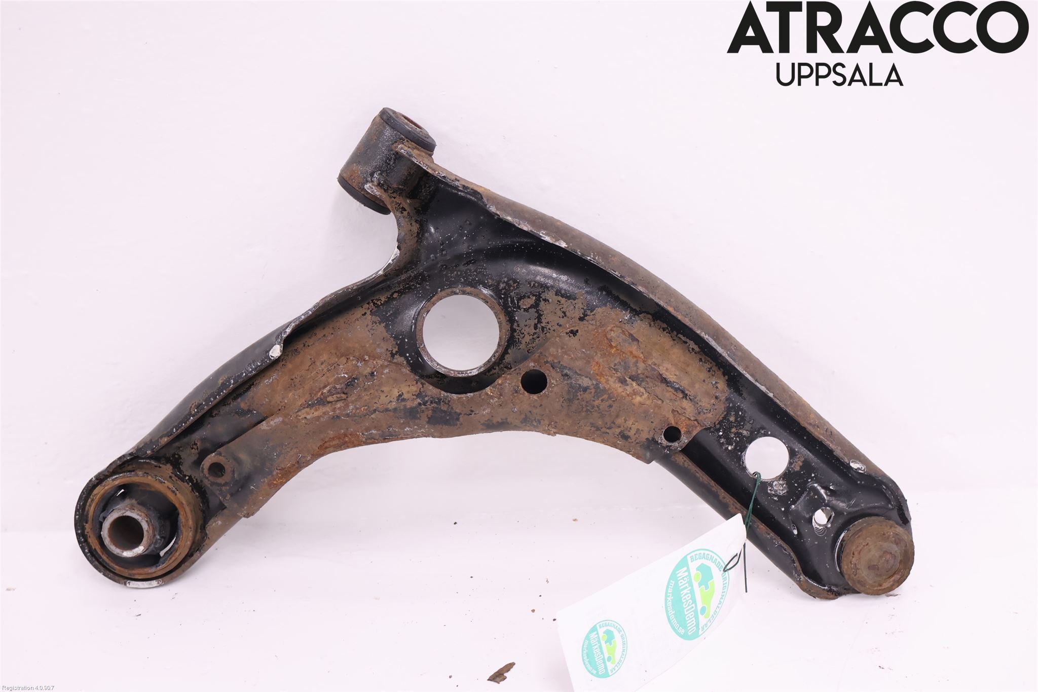 Toyota YARIS XP130 12-14 Bärarm Fram Undre Vä