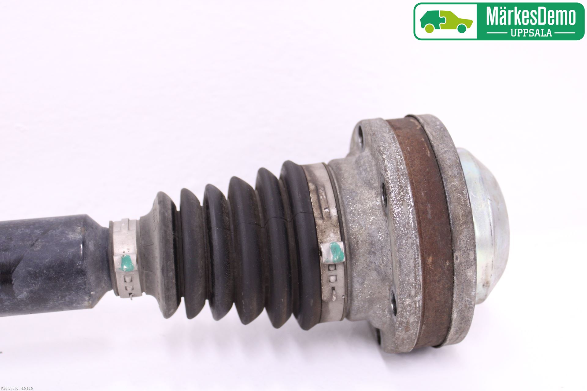 Volkswagen VW POLO 10-17 Drivaxel Fram Höger