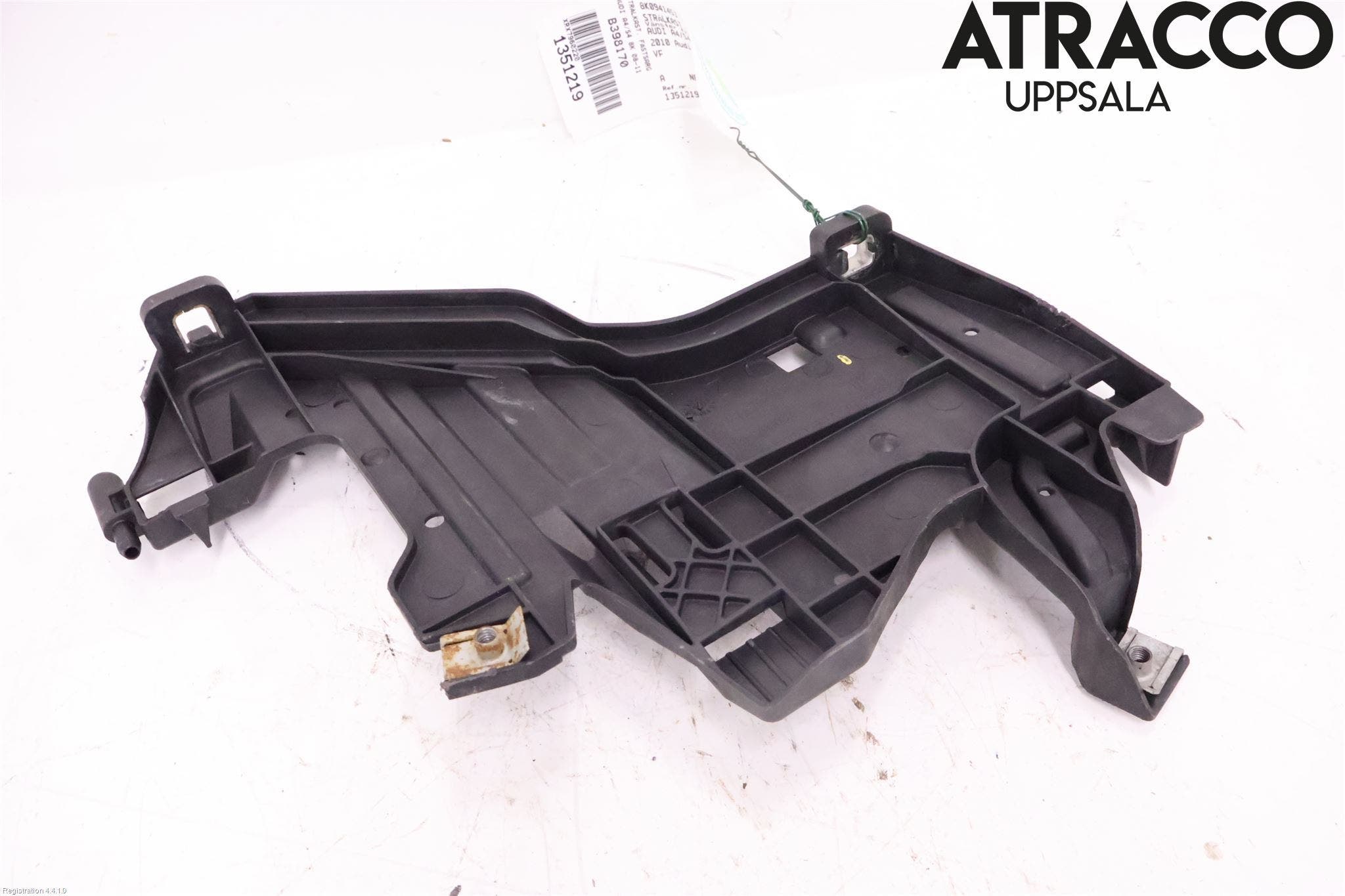 Audi A4/S4 08-11 Strålkast Fästsarg