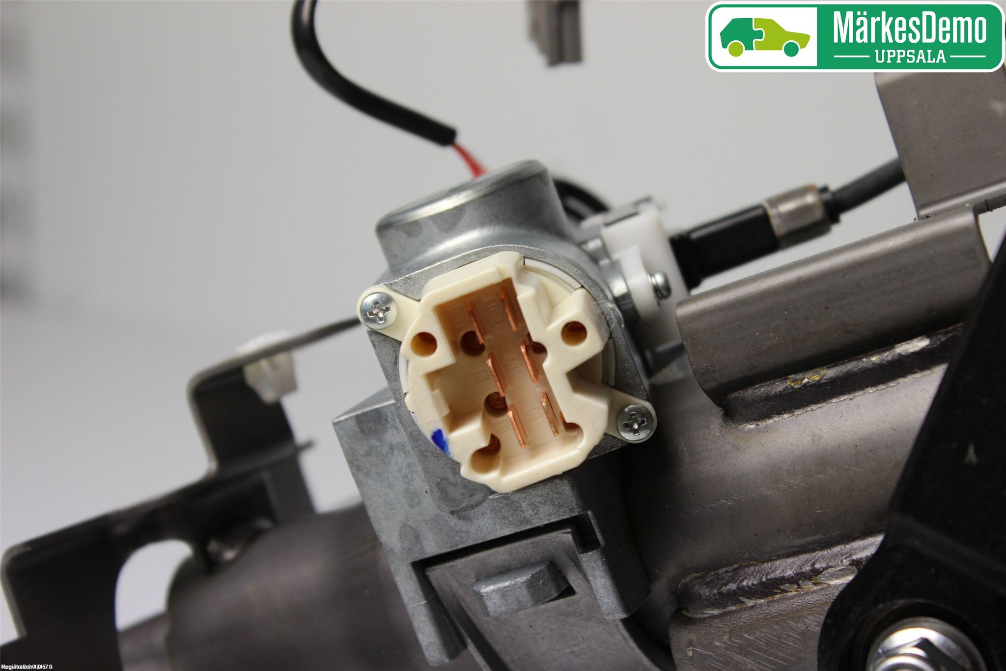 Nissan JUKE 10-14 Rattaxelagg Justerbart