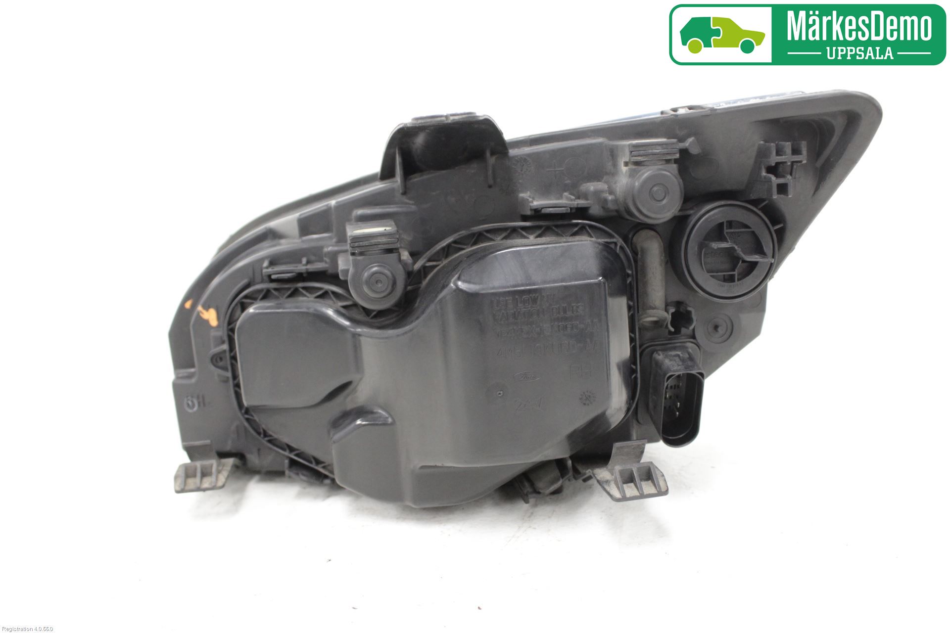 Ford FOCUS     04-07 Strålkastare Höger