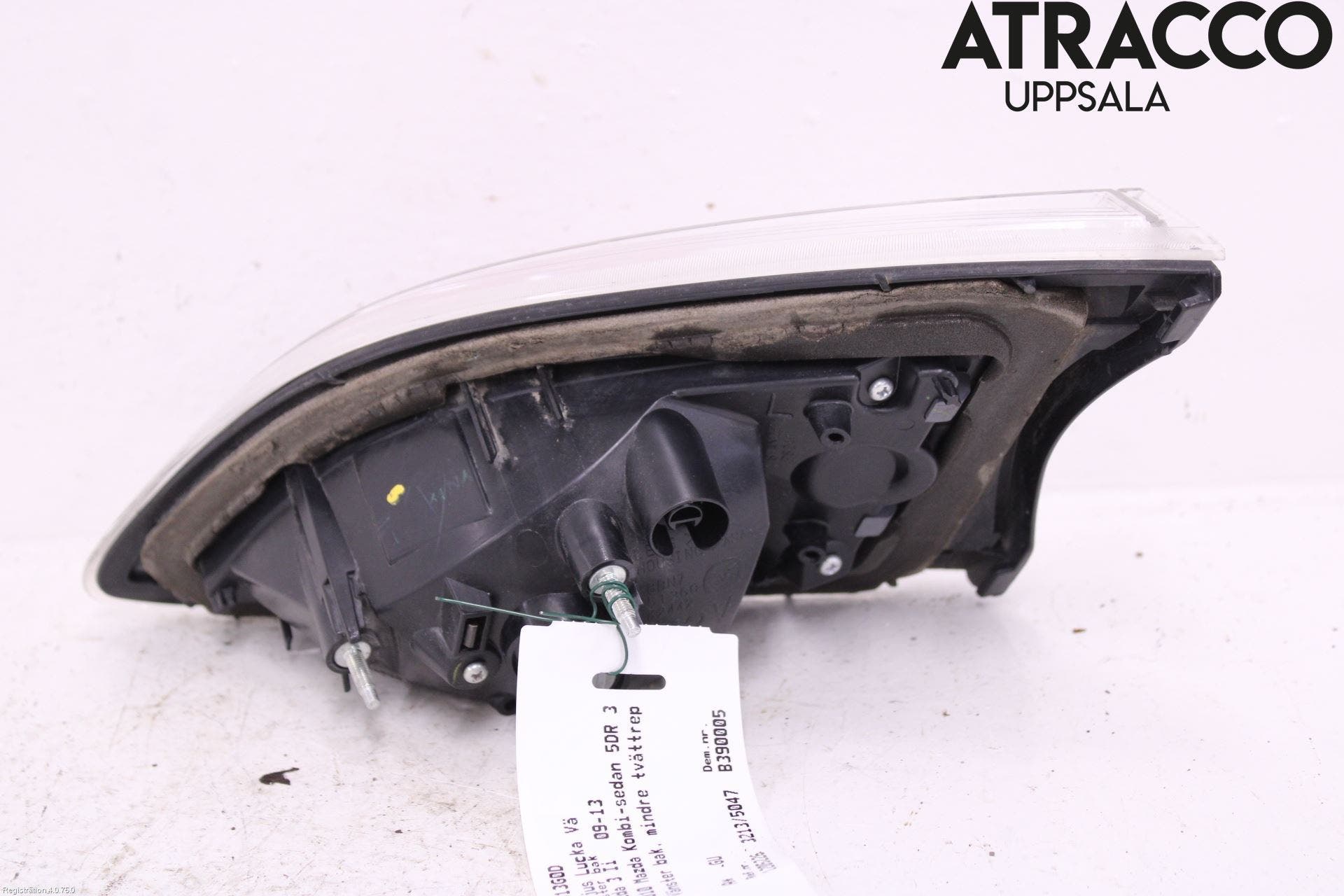 Mazda 3 II 09-13 Bakljus Lucka Vä