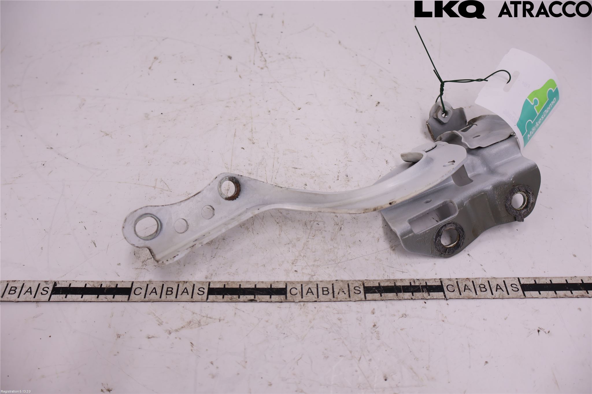 Toyota AURIS 13-19 Huvgångjärn