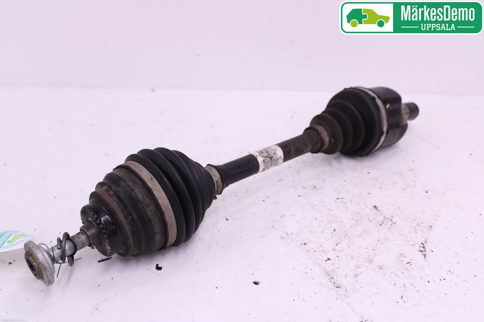 BMW 2 F46 GRAN TOURER 15-22 Drivaxel Fram Vänster