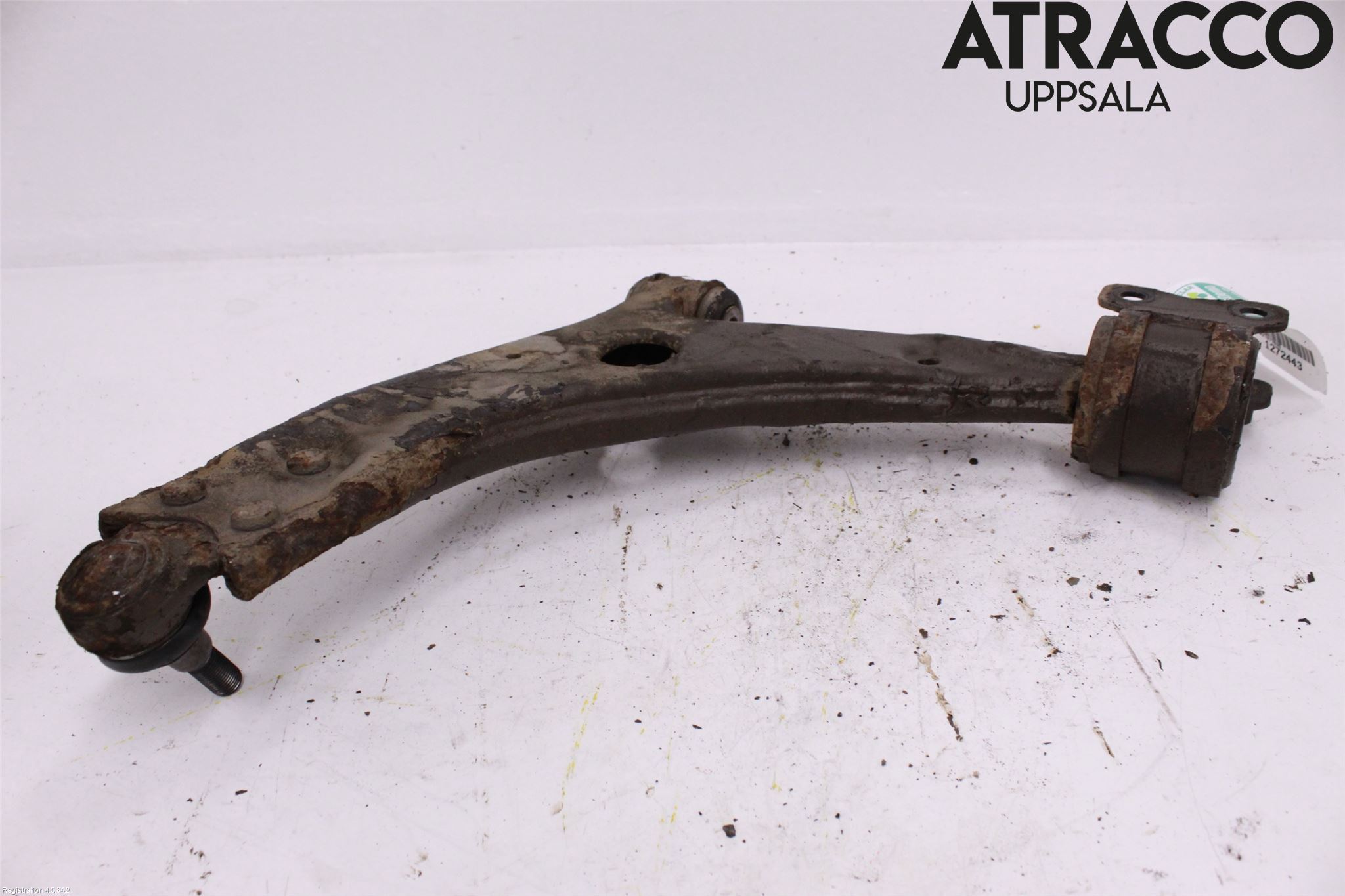 Ford FOCUS     04-07 Bärarm Fram Undre Hö