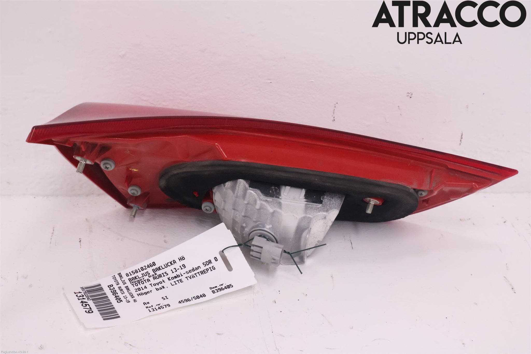 Toyota AURIS 13-19 Bakljus Lucka Hö