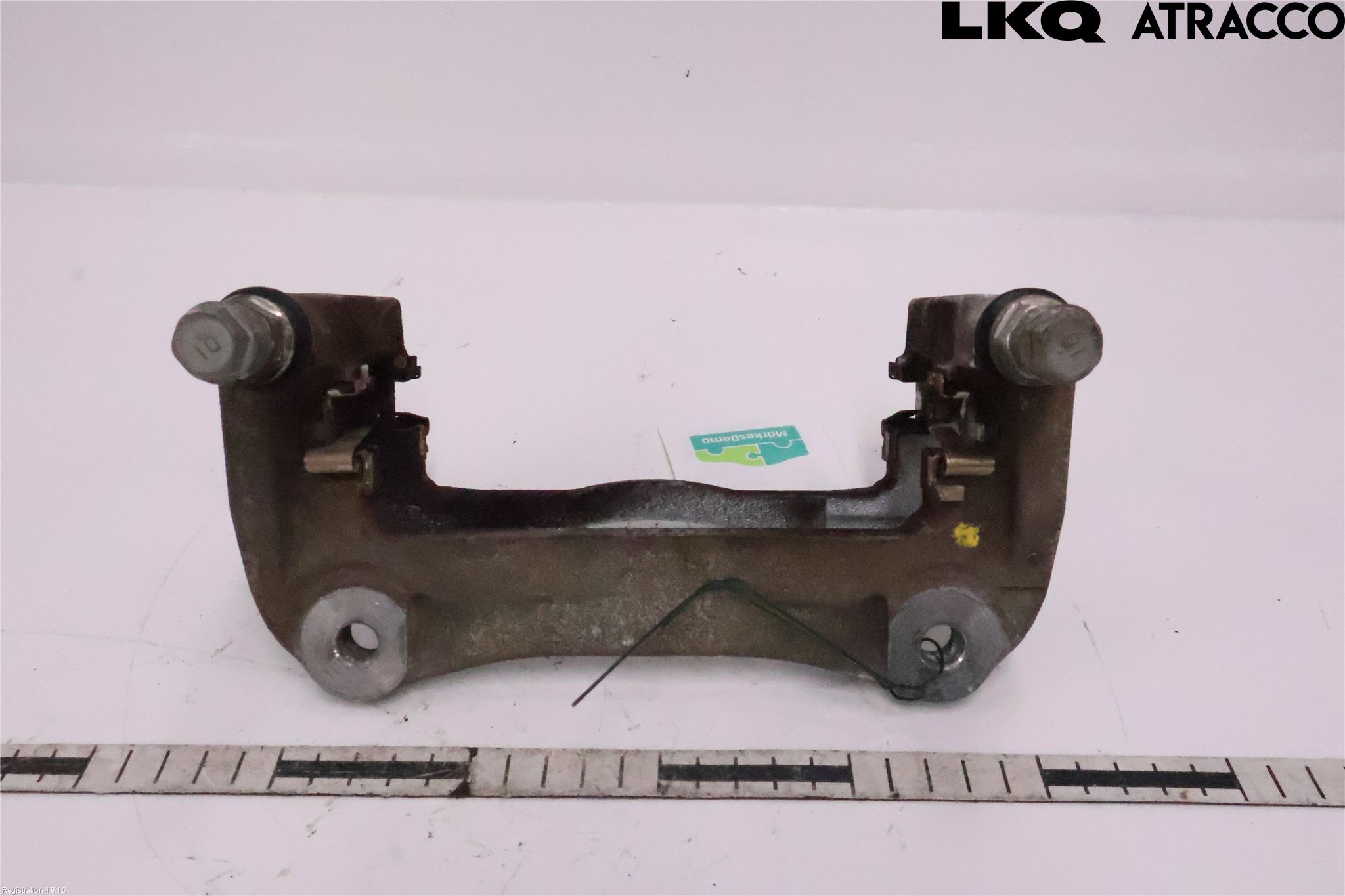 Toyota RAV4 19- Bromsokshållare