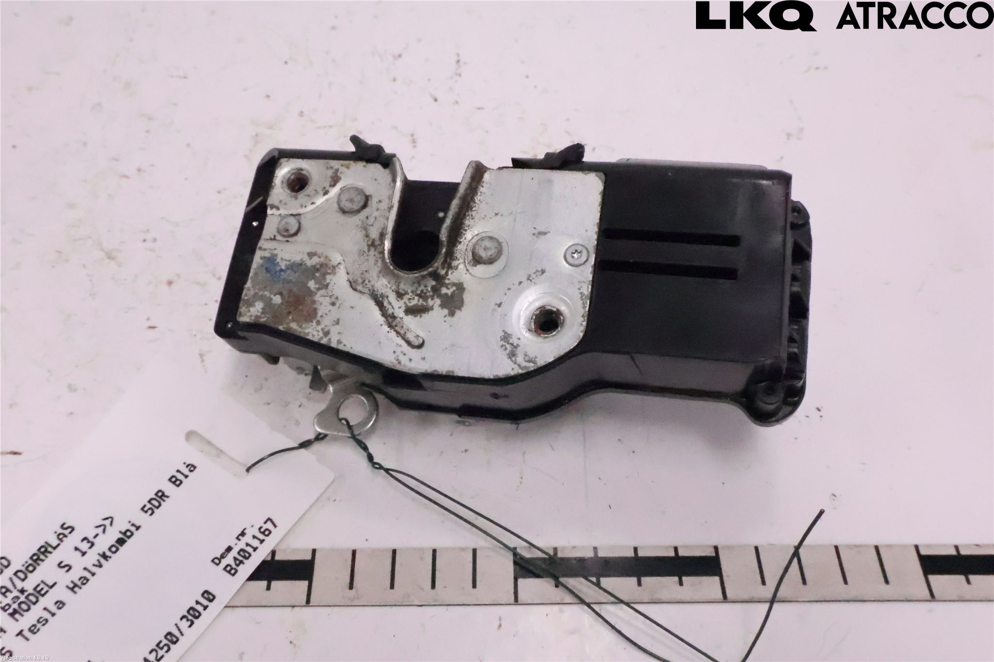 Tesla MODEL S 13- Låskista-Dörrlås