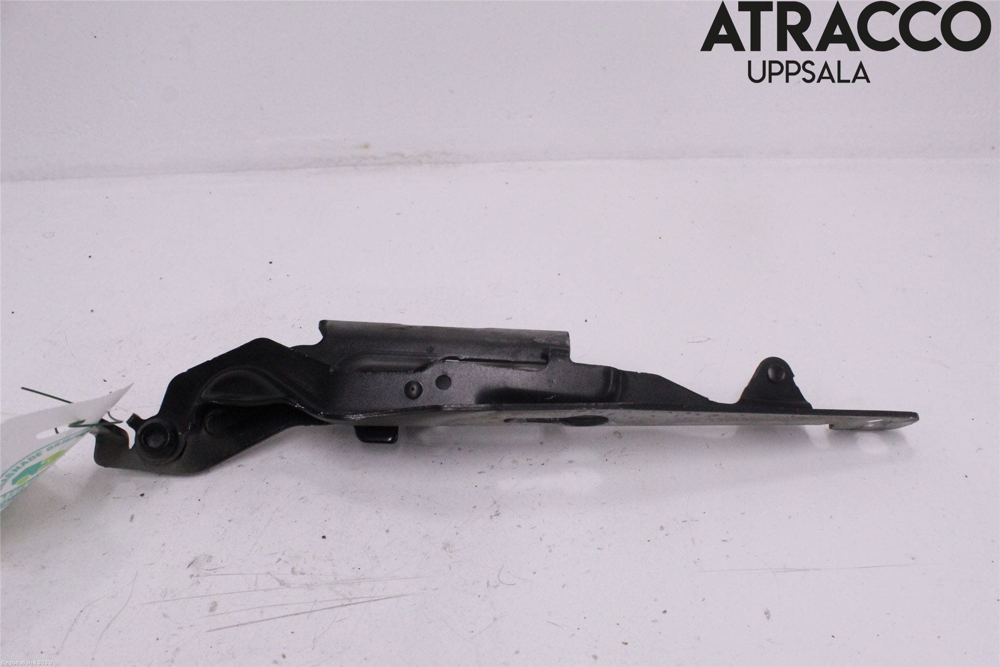 Volvo V60 11-13 Huvgångjärn