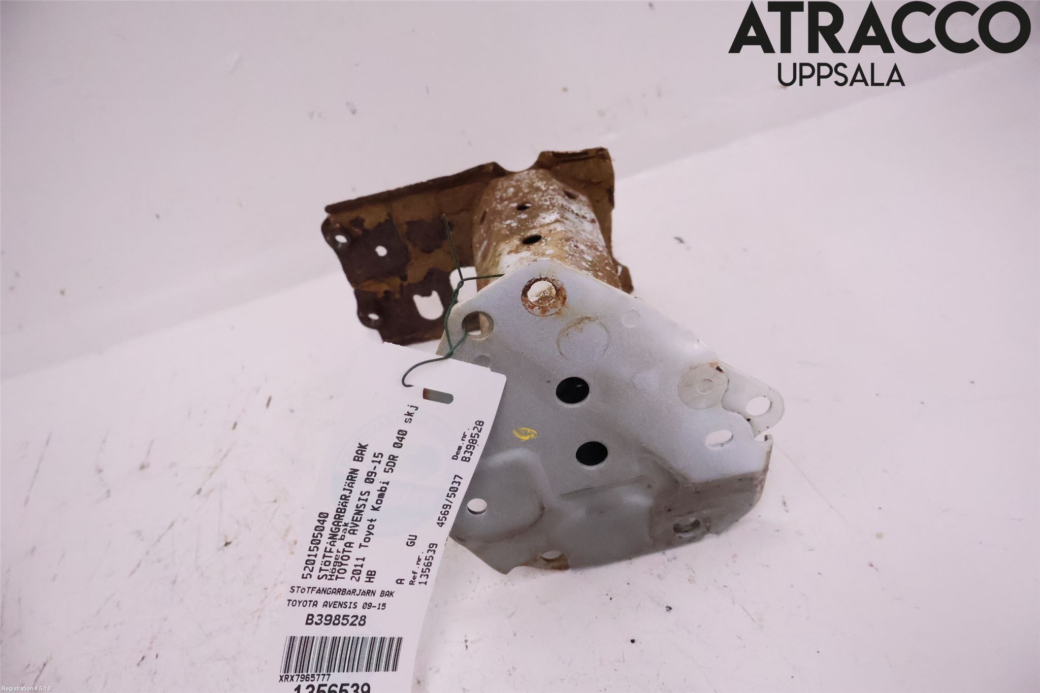 Toyota AVENSIS 09-15 Stötfångarbärjärn Bak