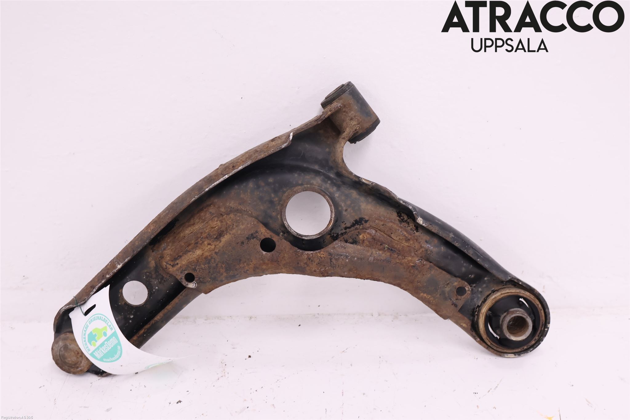 Toyota YARIS XP130 12-14 Bärarm Fram Undre Hö