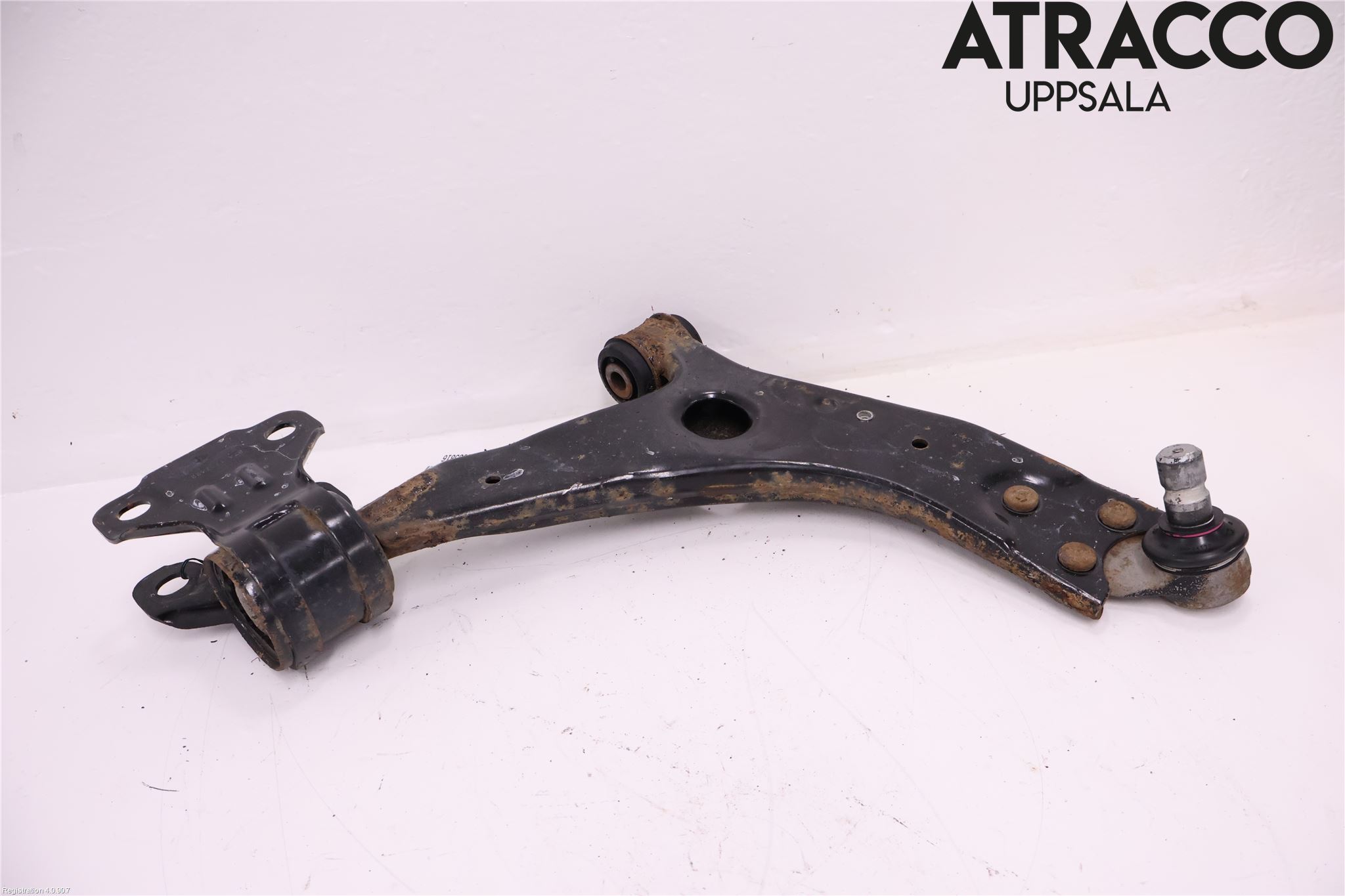 Volvo V40 CROSS COUNTRY 13-19 Bärarm Fram Undre Hö