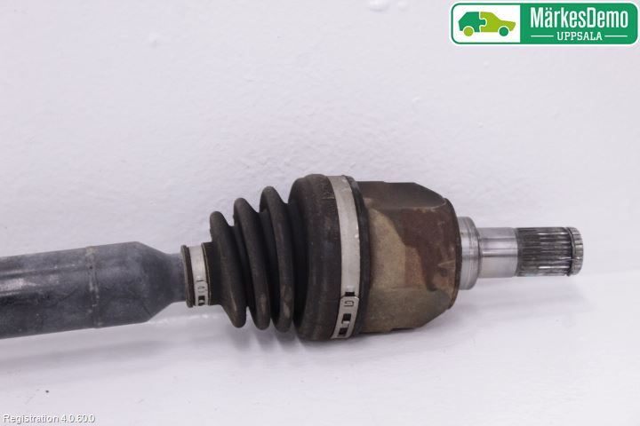 Kia CEED 12-18 Drivaxel Fram Höger