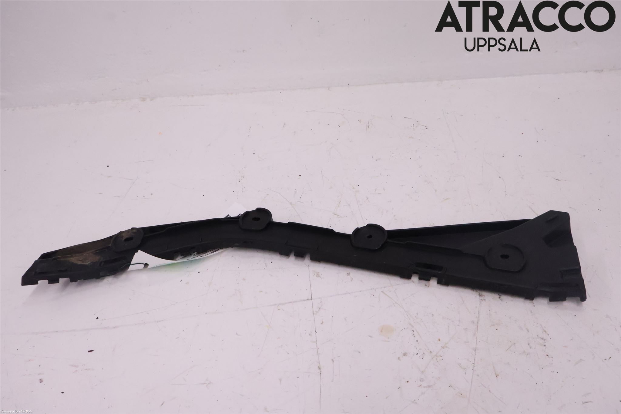 Skoda RAPID Stötfångarfäste Bak Vä