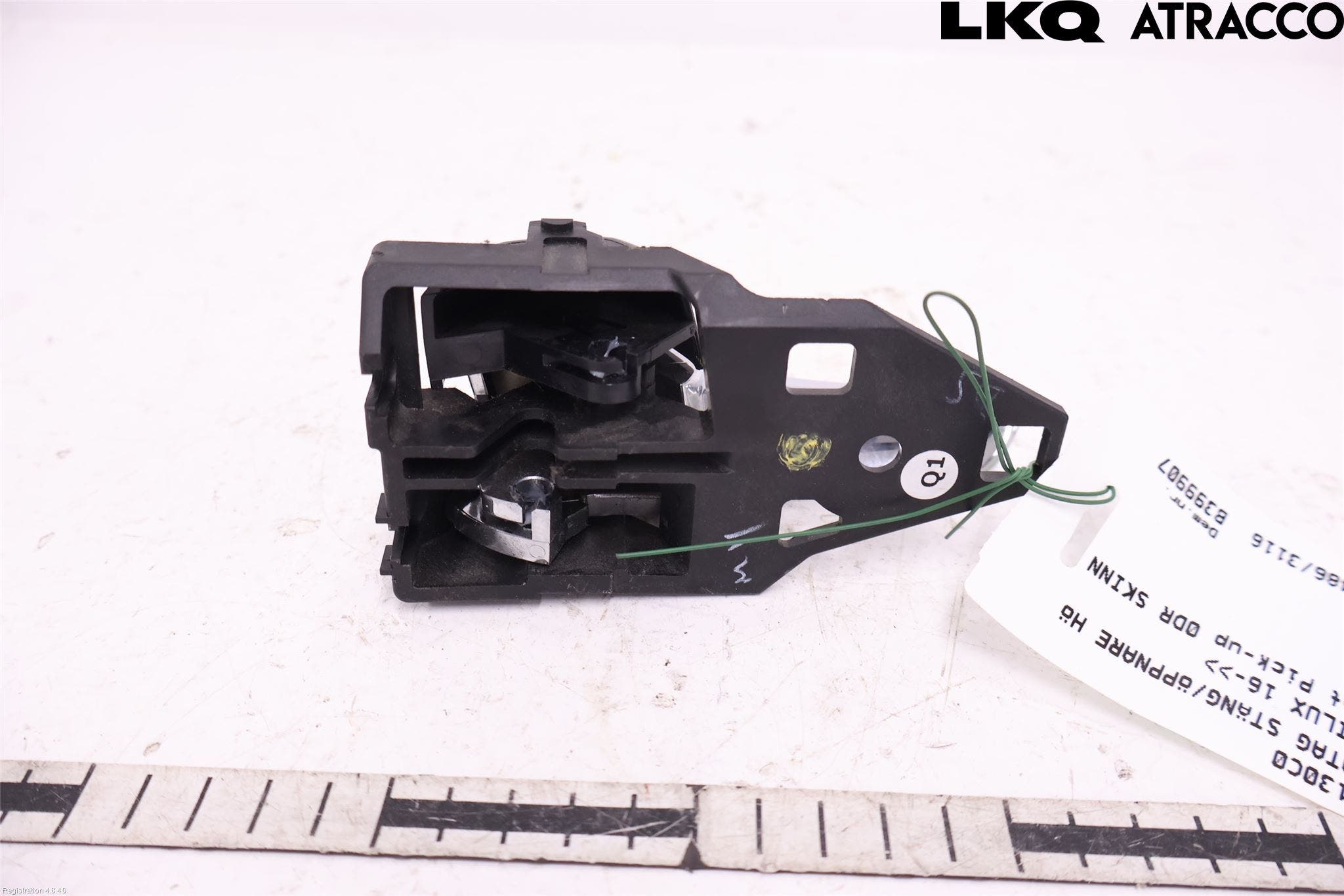 Toyota HILUX 16- Dörrhandtag Inre Hö